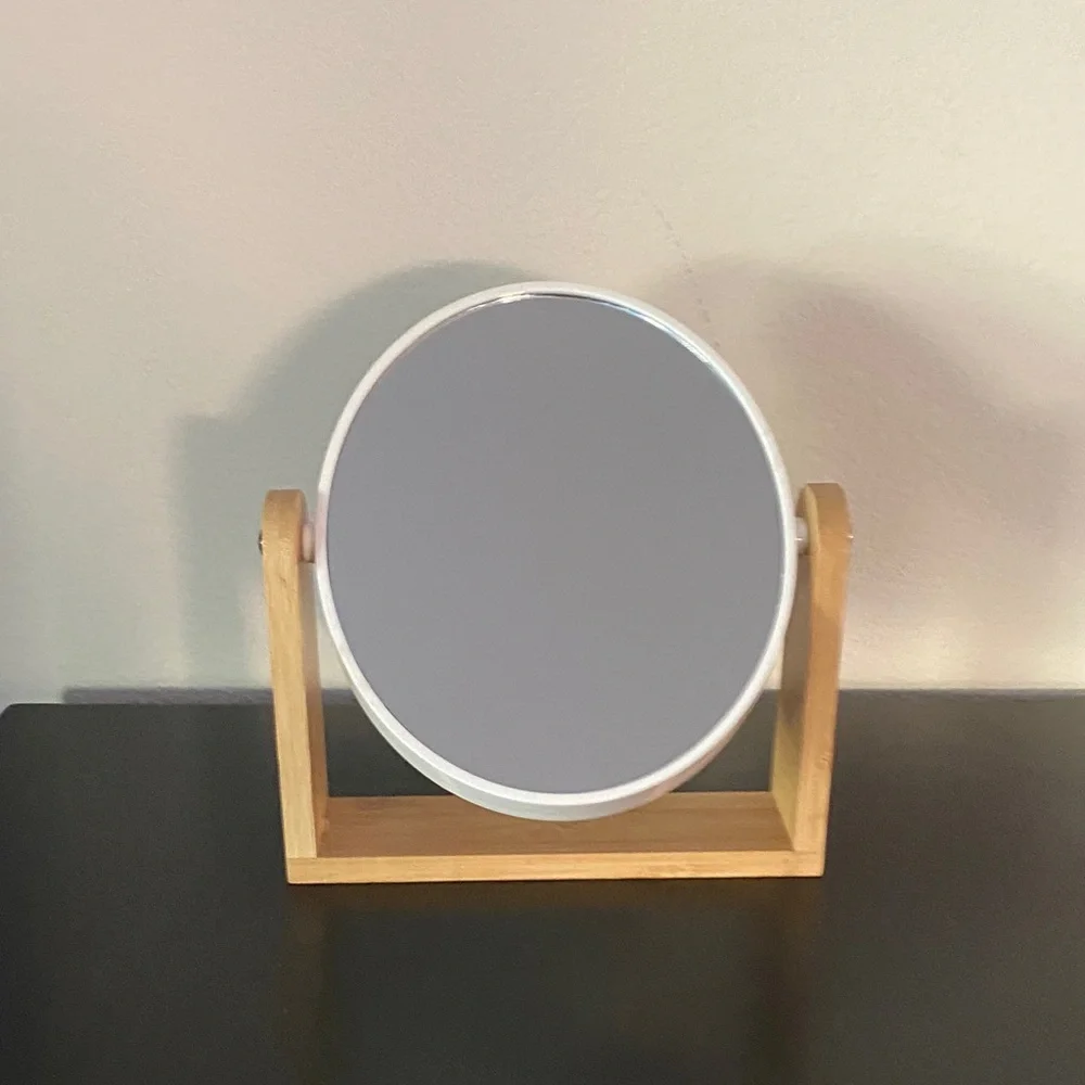 N/A yeake vanity