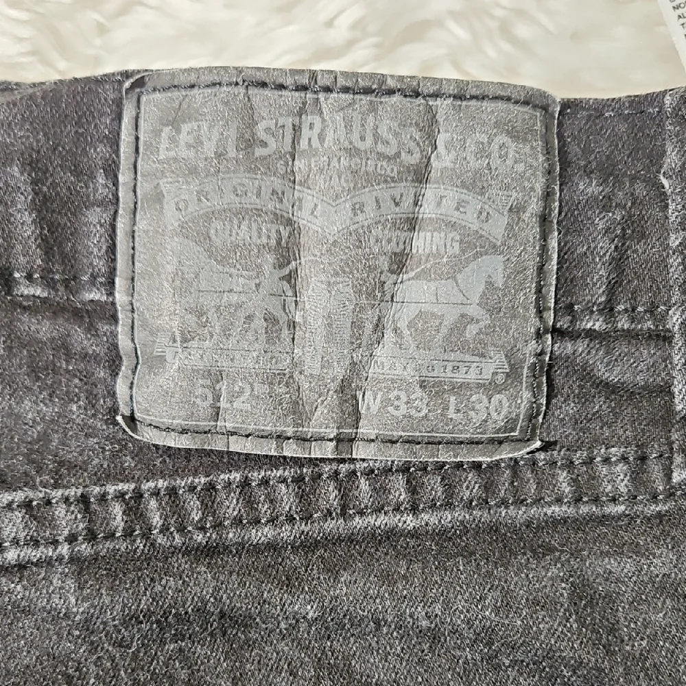 Levis stylish black
