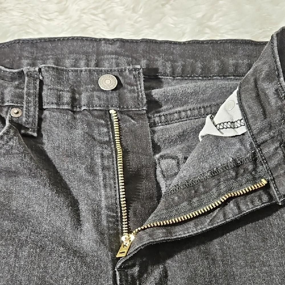 Levis stylish black