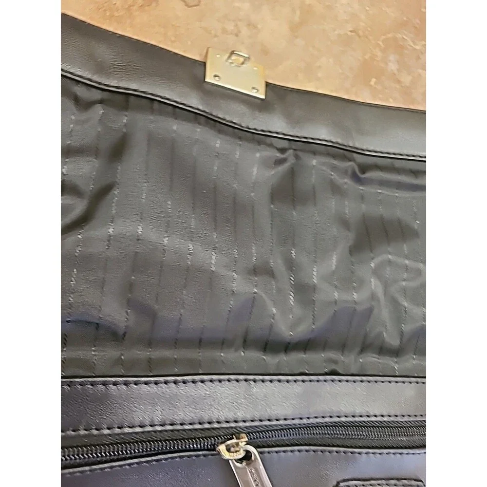 Kenneth Cole kenneth cole