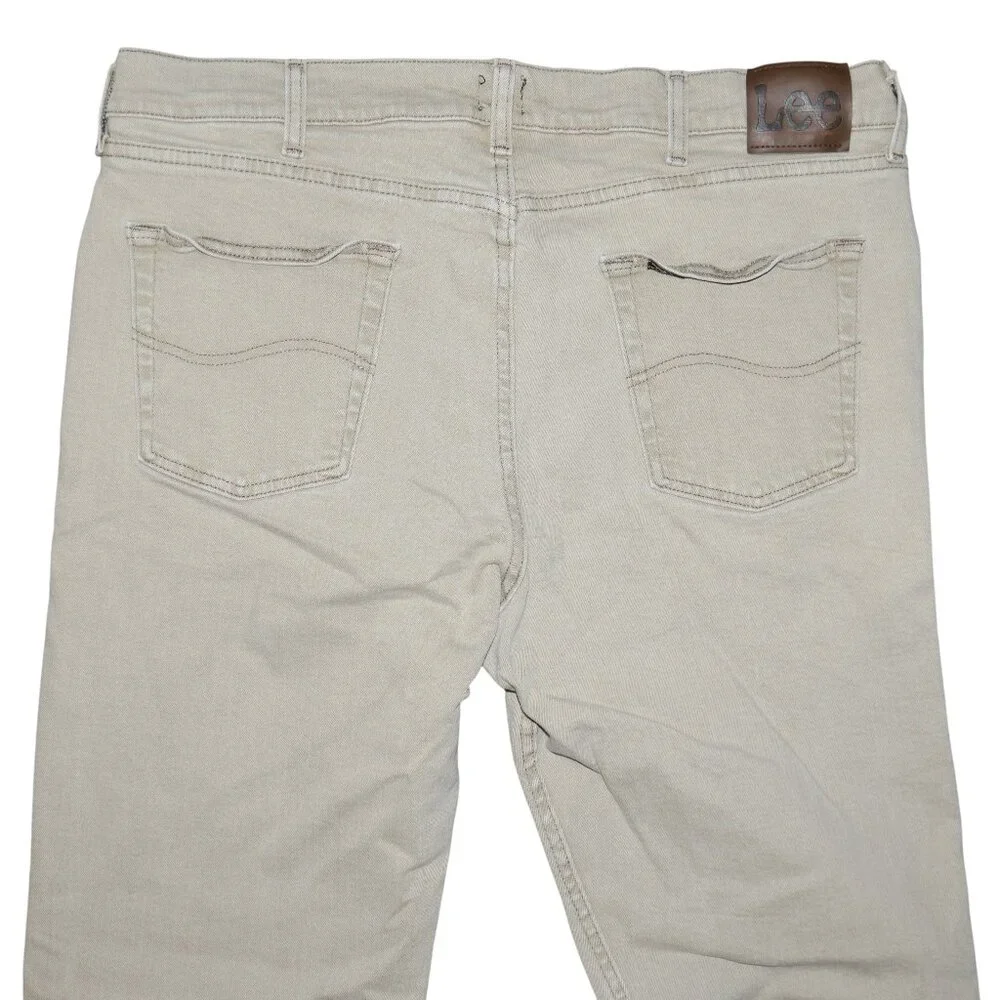 Lee men size