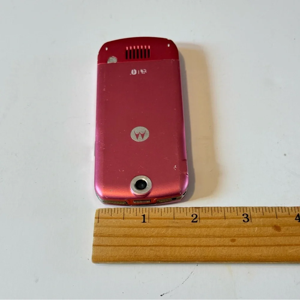 Motorola L6 Hot Pink Slim Cell Phone “UNTESTED”No Charger Buy As Is Read Below!