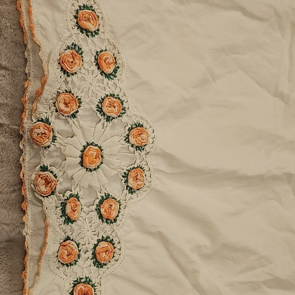 Vintage Hand Crocheted and Embroidered Peach Rose Rosette Scalloped Pillow Case