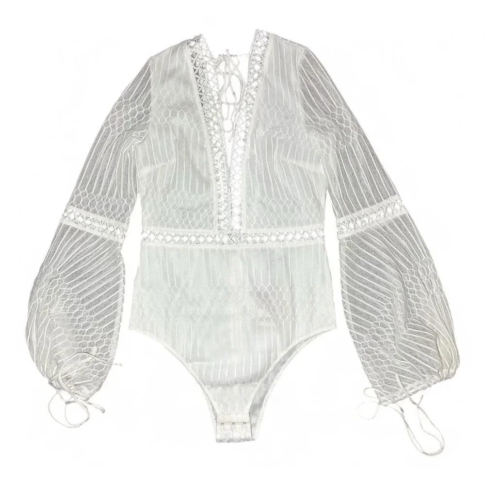 Tiger Mist Alaska White Crochet Lace Bell Sleeve Bodysuit – NWT Size M