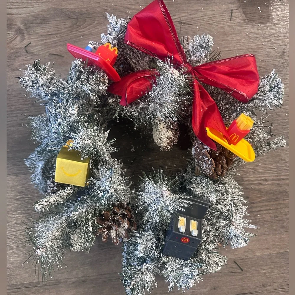 N/A decorative wreath