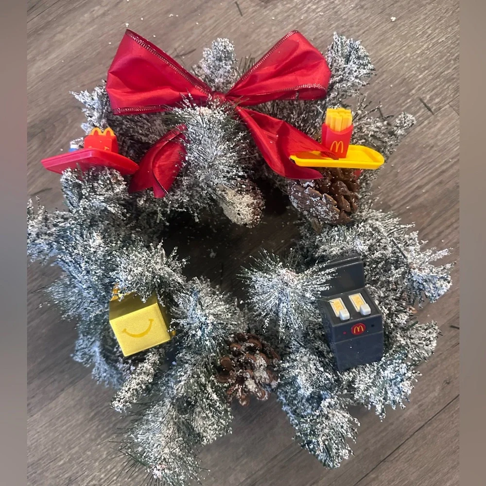 N/A decorative wreath