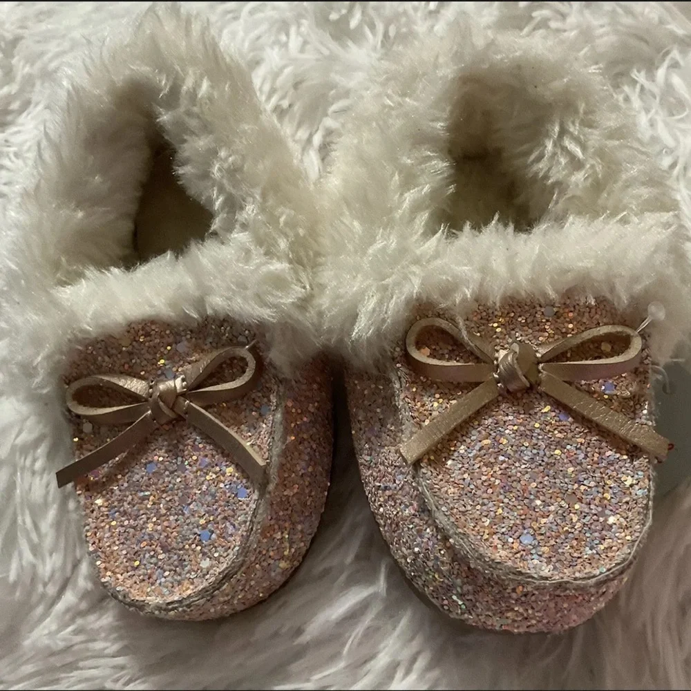 Toddler Girls Cat & Jack Moccasin Pink Glitter Faux Fur Lined Slipper size 6