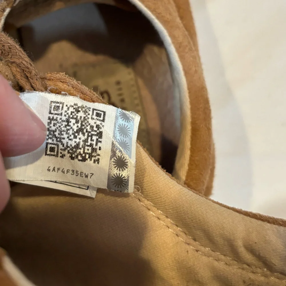 UGG women chestnut