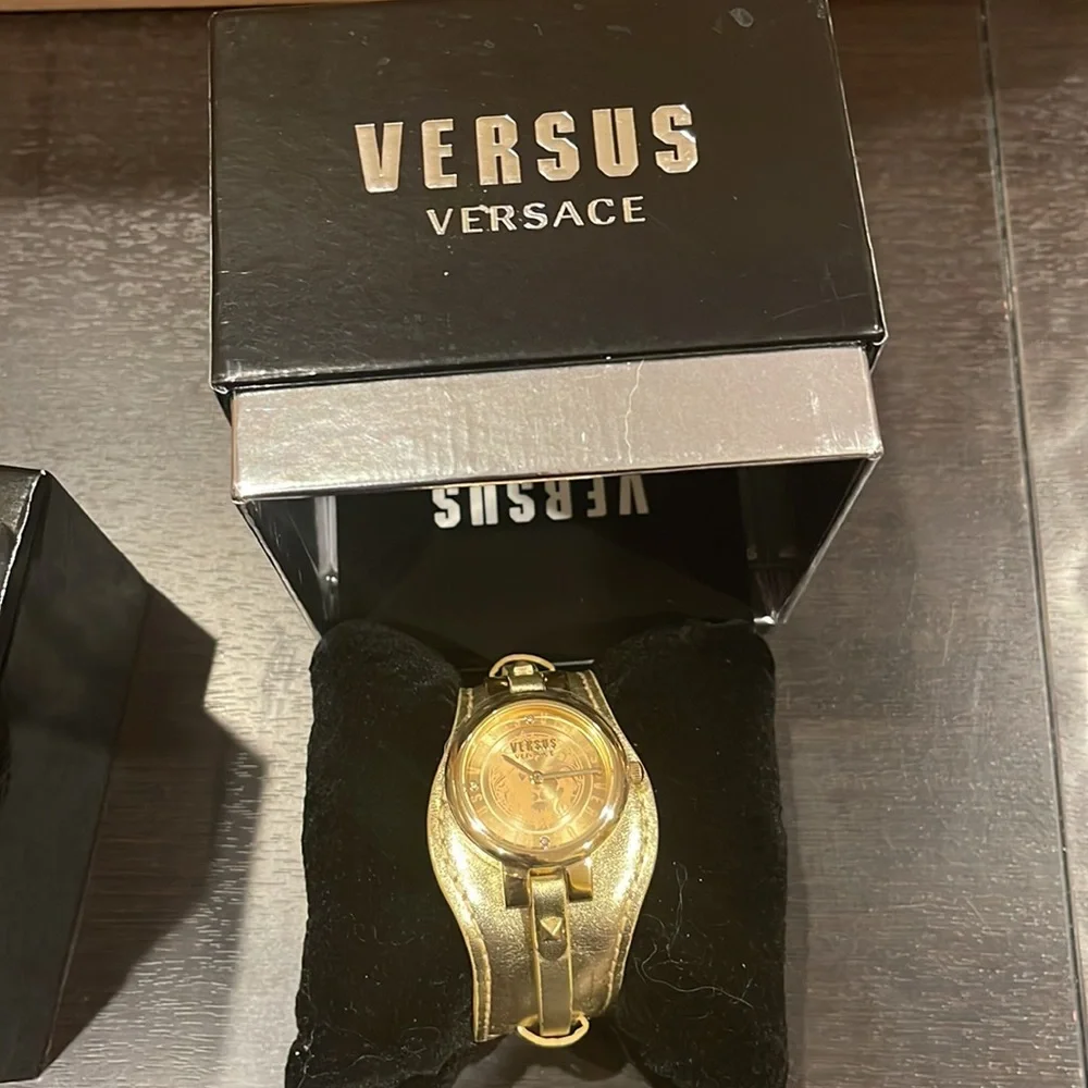 AUTHENTIC Versus Versace watch gold tone item number VSPGR2318 NWT WOMENS