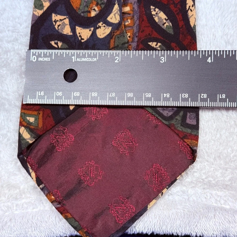 Nordstrom necktie features