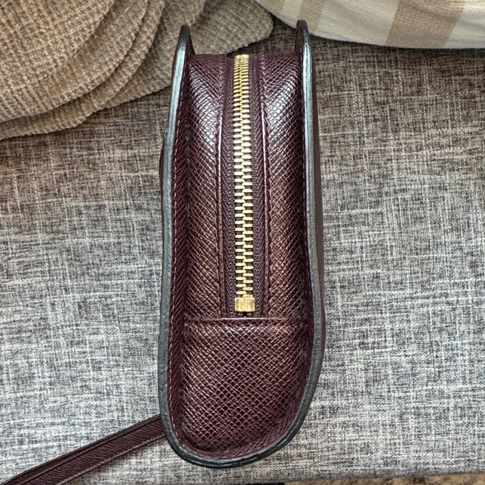 Louis Vuitton sophisticated louis