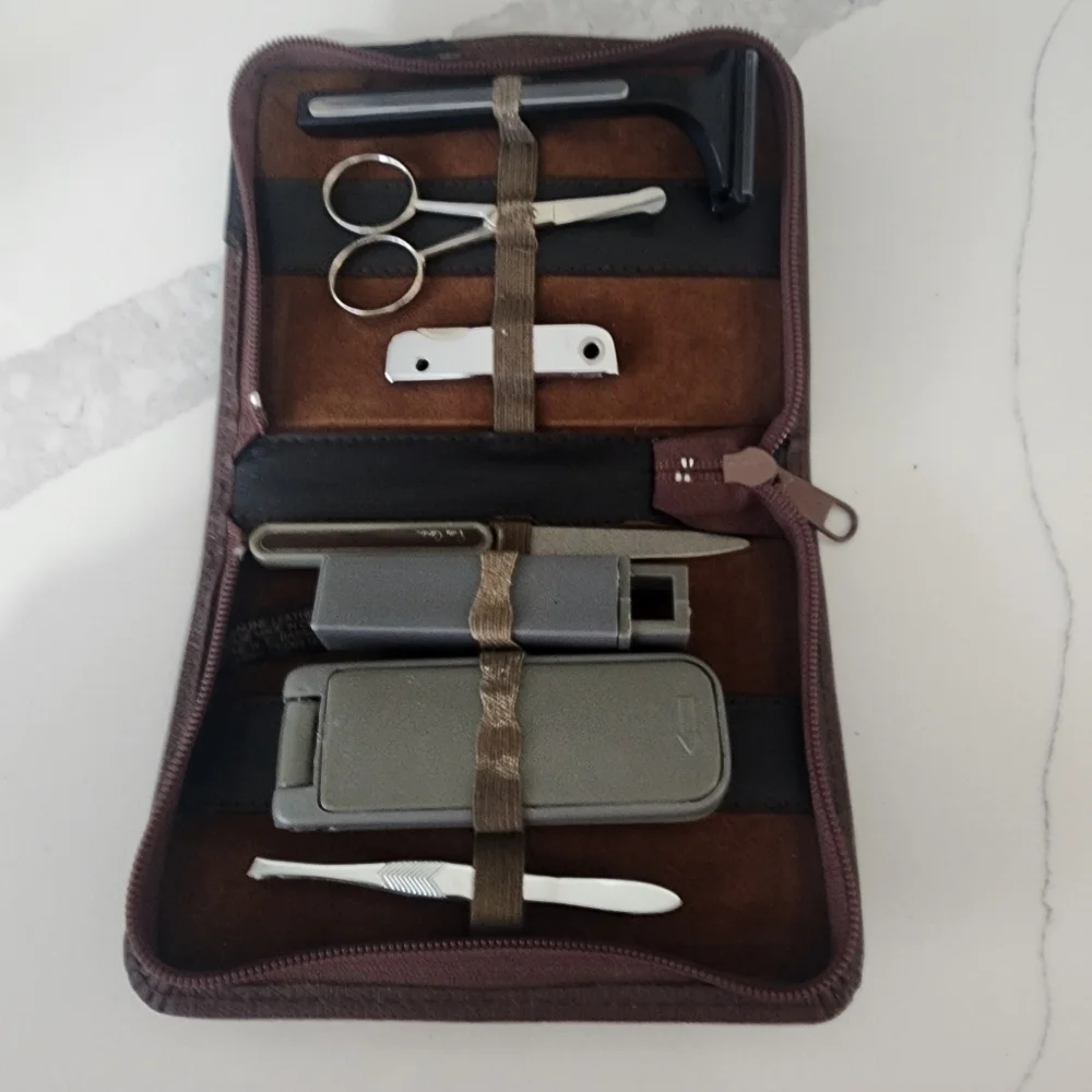 Vintage New Men's Travel Toiletry 7 pc Set. Pierre Cardin