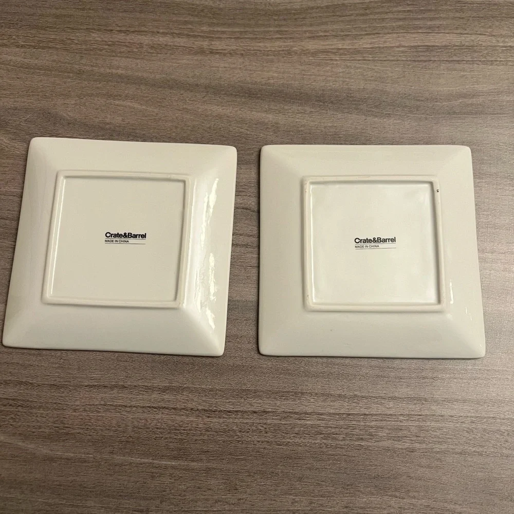 Crate&Barrel light use