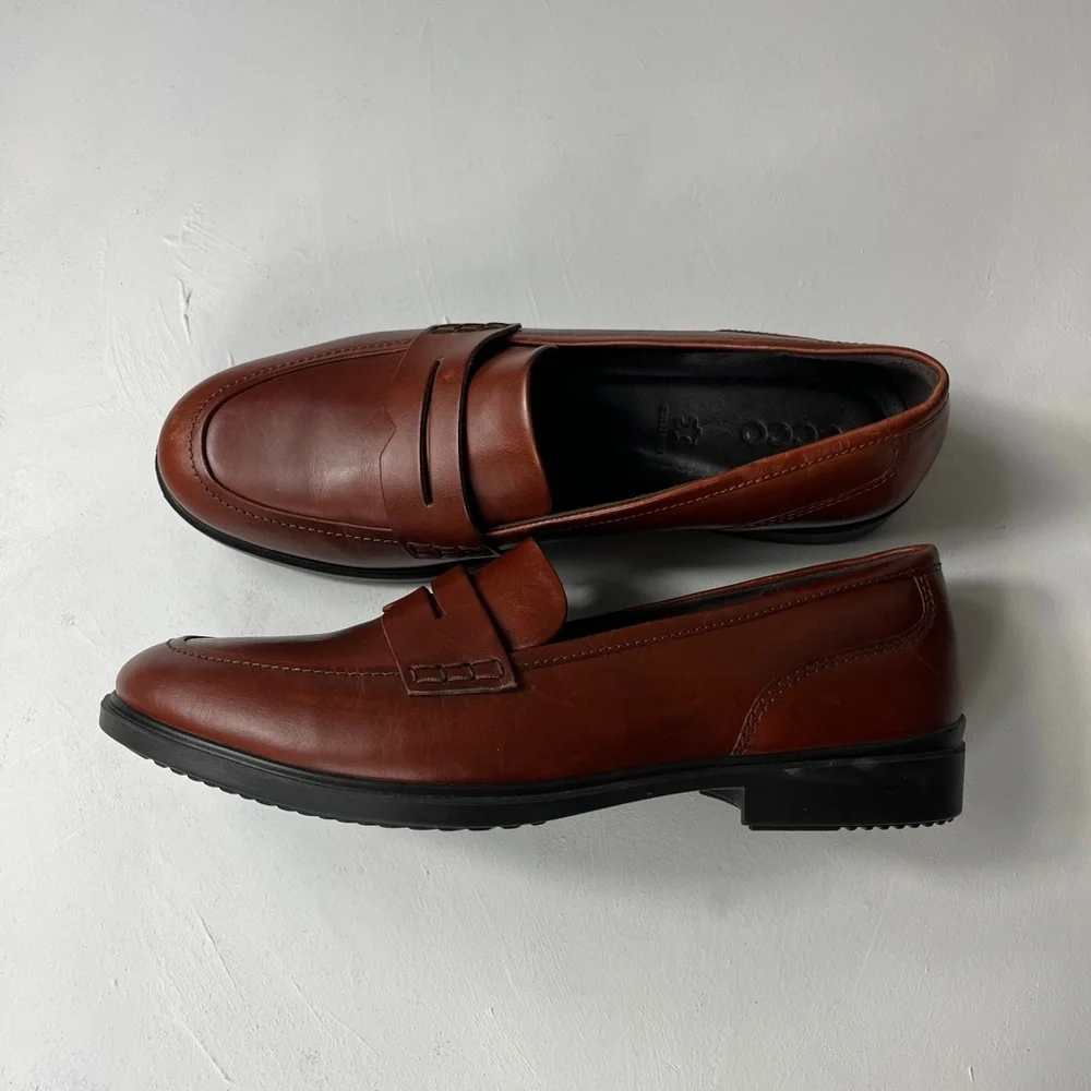 Ecco sophisticated leather