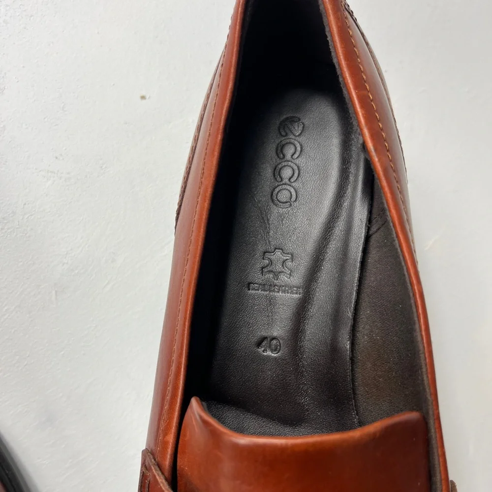 Ecco sophisticated leather