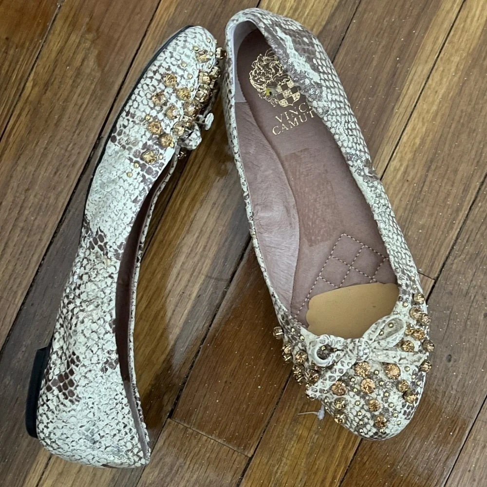 Vince Camuto vince camuto