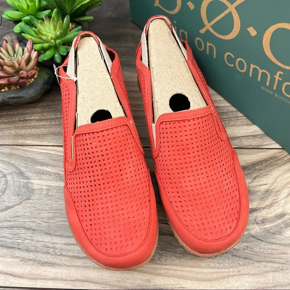 NIB BOC Born Georgia II Perforated Comfort Slip On Loafer Shoes 8M 39 Coral