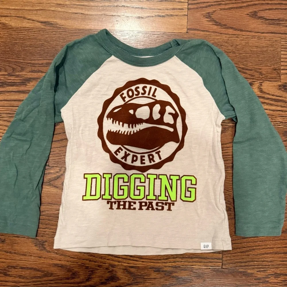 GAP boys dinosaur
