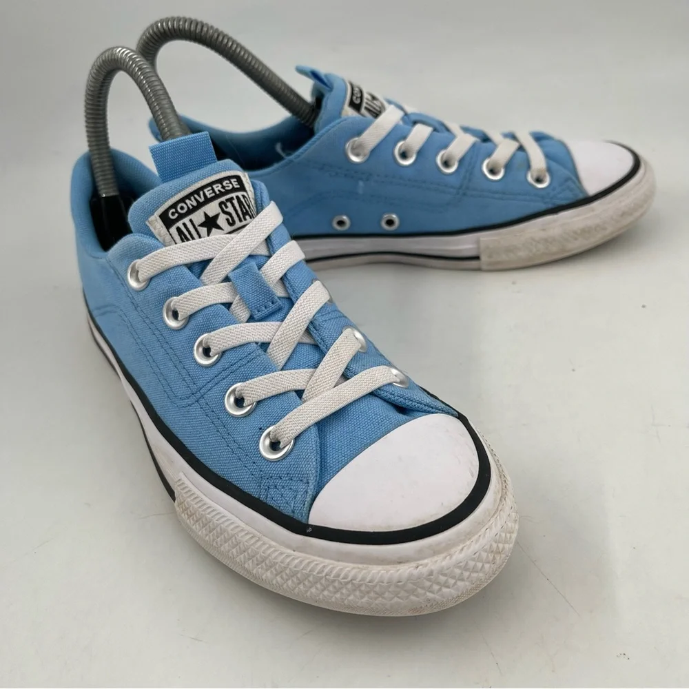 Converse excellent preowned