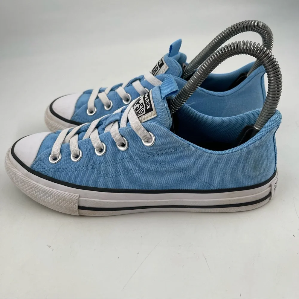 Converse excellent preowned