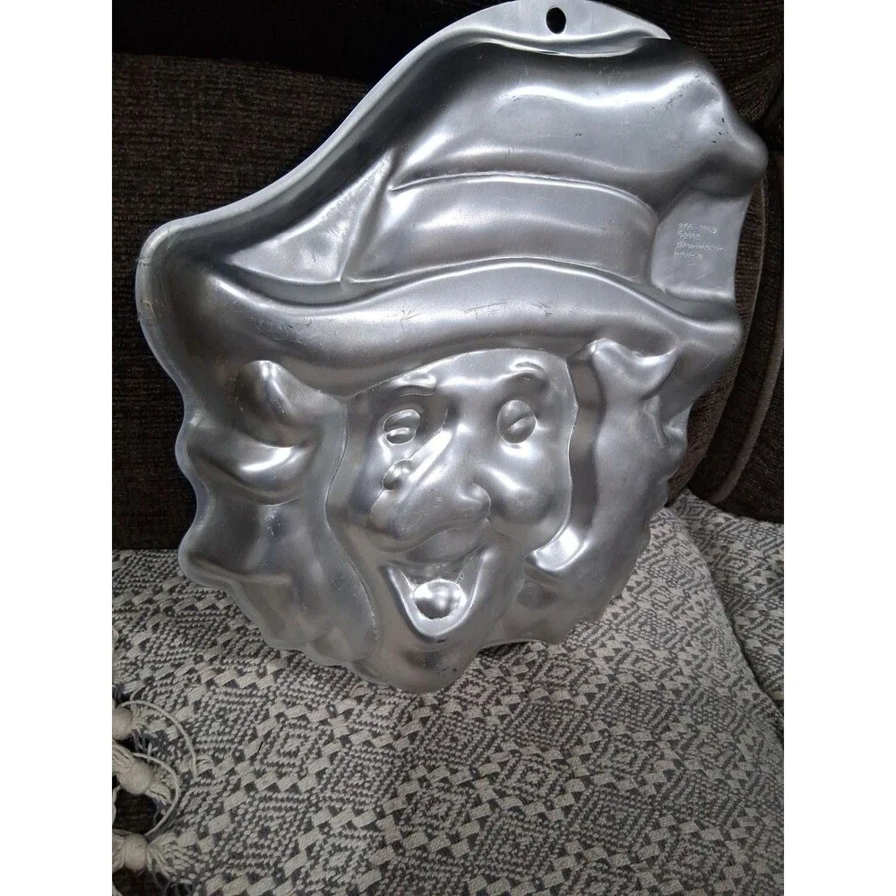 Wilton vintage whimsical