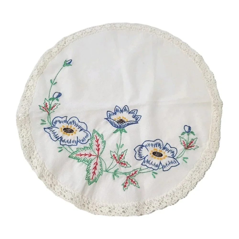 Vintage Handmade Round Embroidered Flower Table Topper Doily Lace Trim 11.5