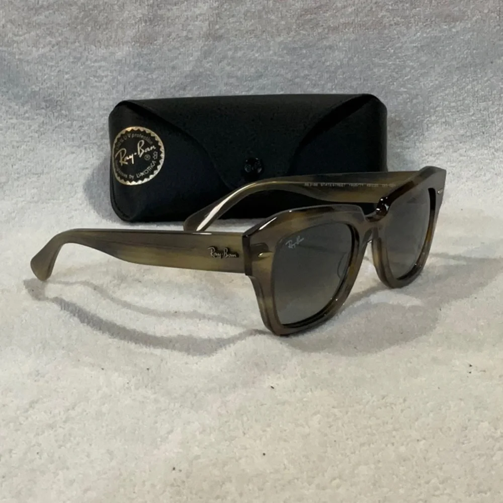 NEW RAY-BAN Men's Sunglasses - Gray