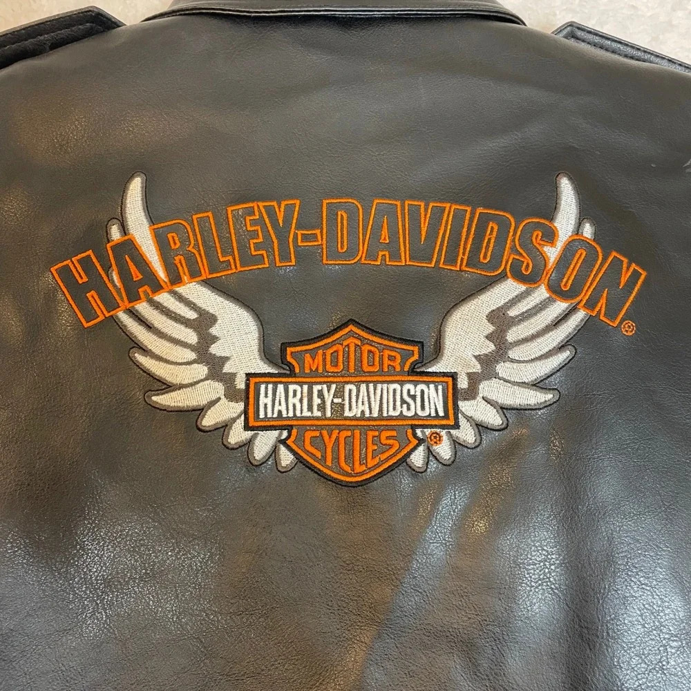 Harley-Davidson embrace spirit