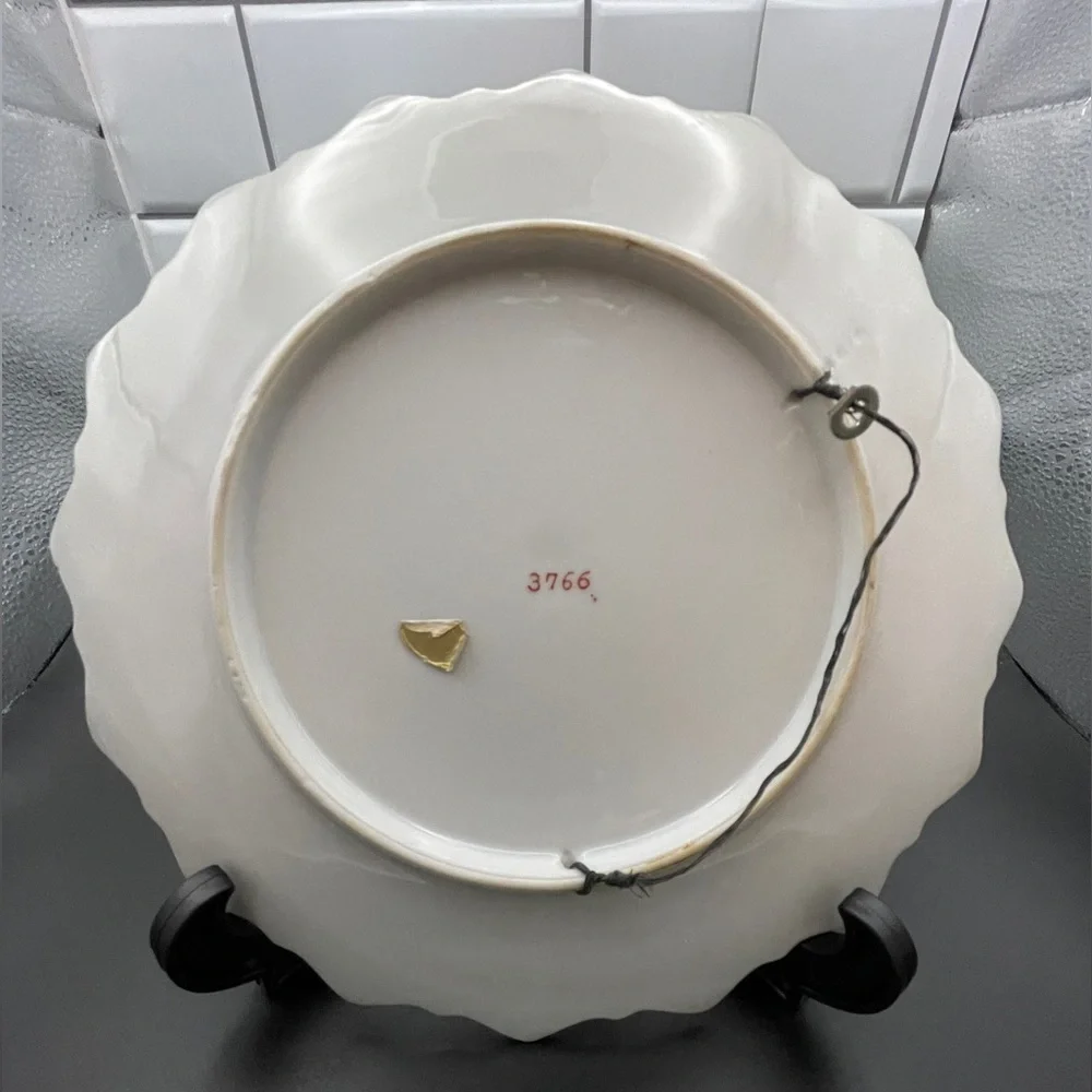 Hanging Plate “I Sing In The Kitchen When There Is Someone To Praise My Cooking”