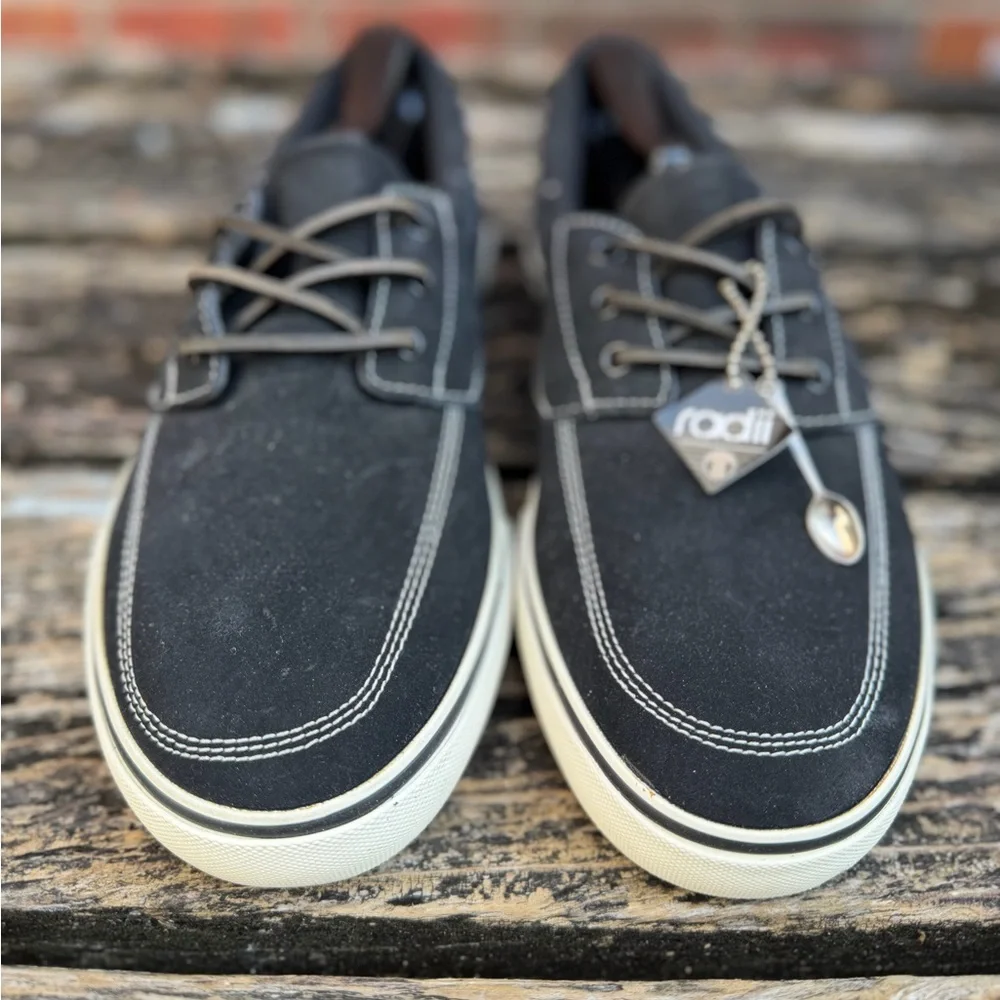Radii lace up