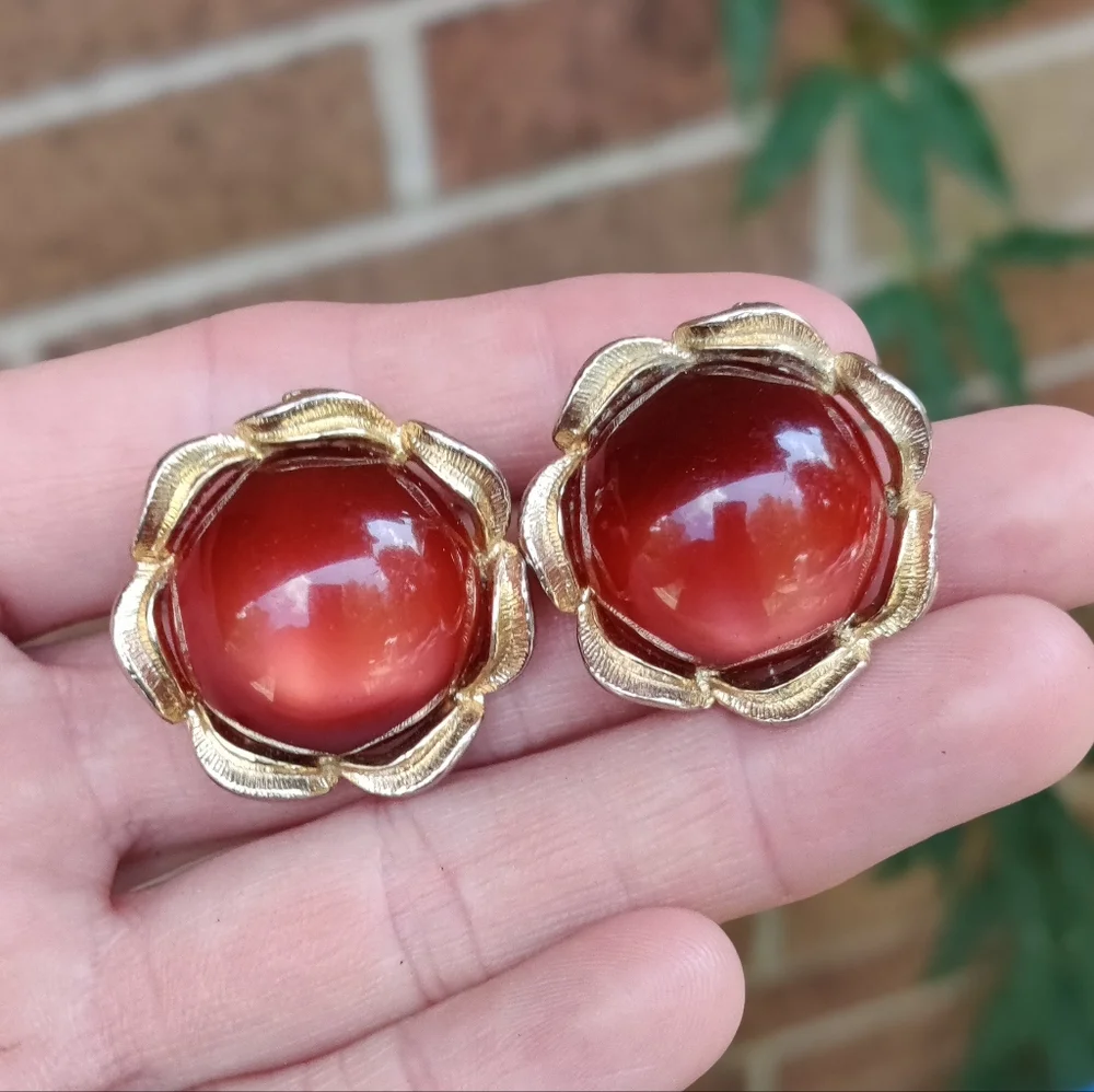 Vintage large 1”