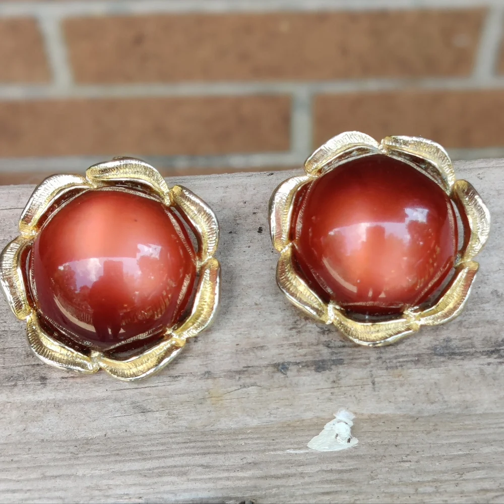 Vintage large 1”