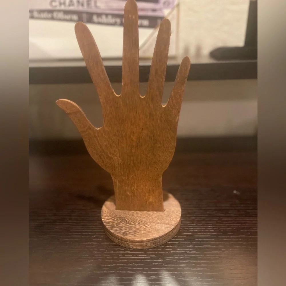 N/A jewelry hand