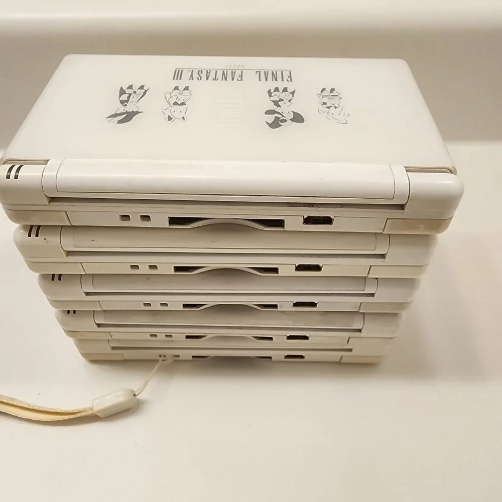 Authentic Nintendo DS Lite Console With Charger Final Fantasy III limited Editio