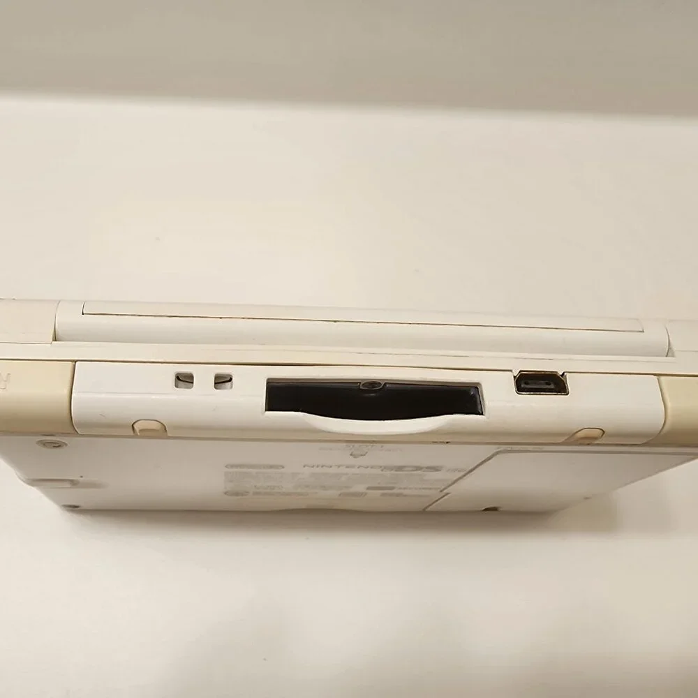 Authentic Nintendo DS Lite Console With Charger Final Fantasy Crystal Chronicles