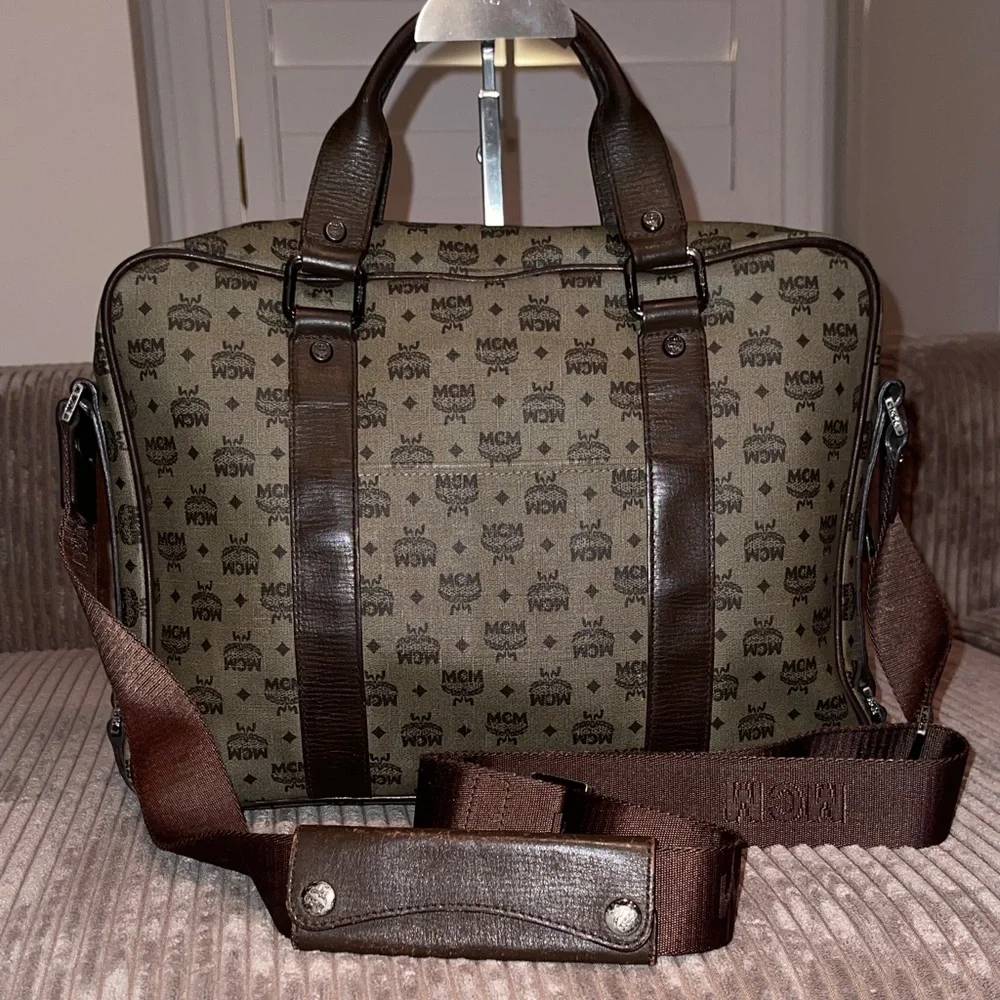 MCM tears length logo