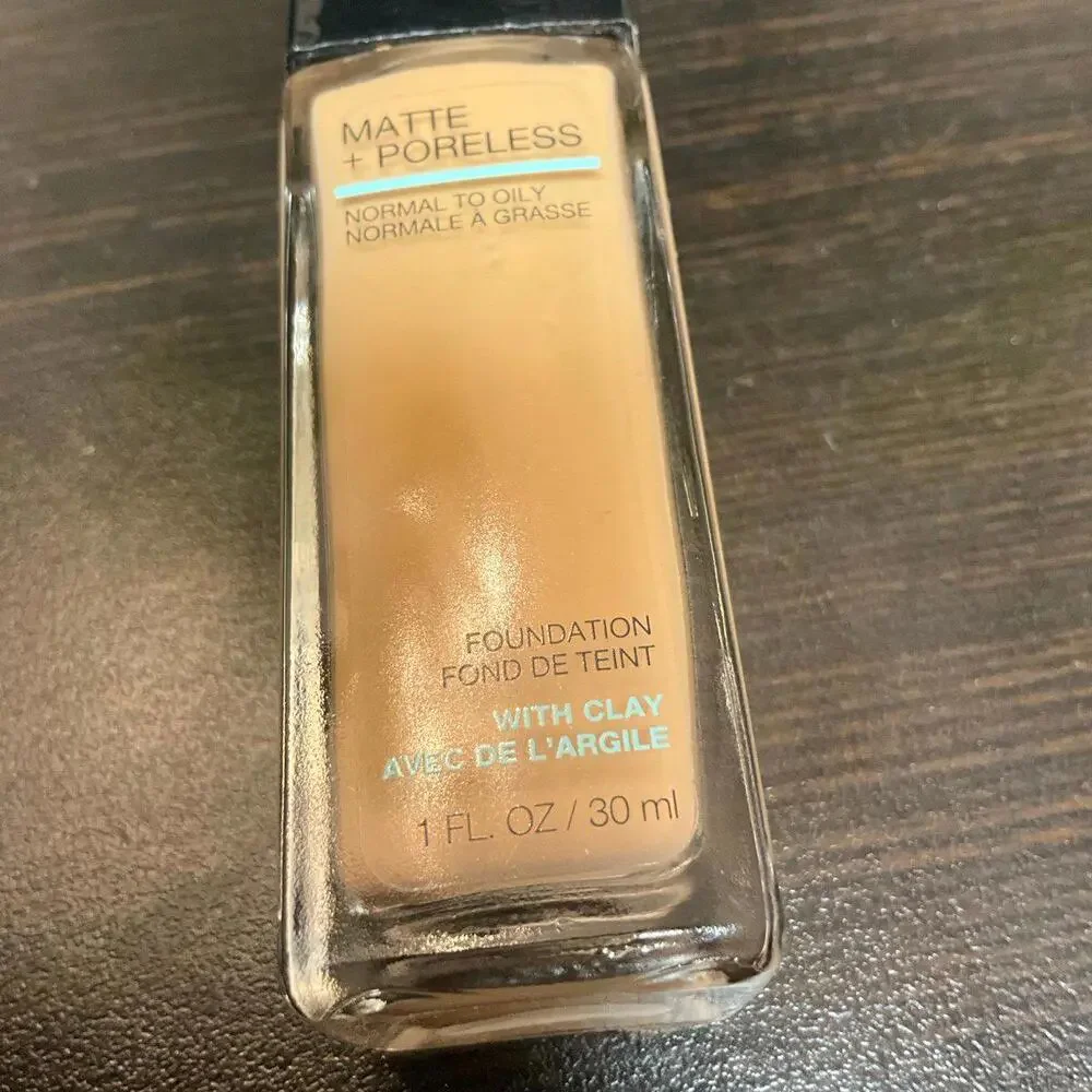 Maybelline Fit Me Matte Poreless Liquid Foundation Color 230
