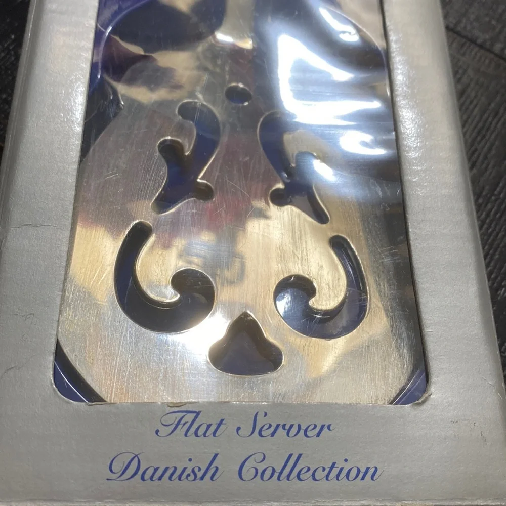 Wallace Silversmiths Danish Collection Silver Plated Flat Server!