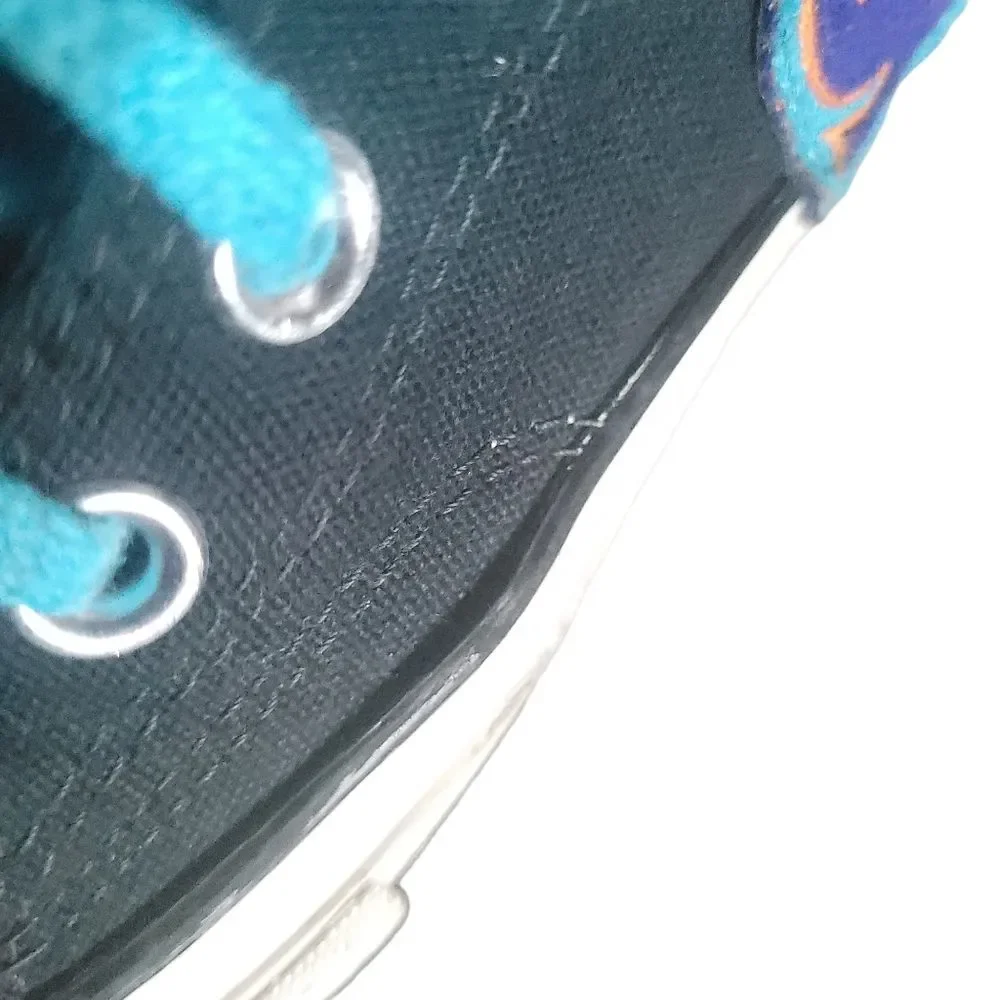 Converse 70 side space