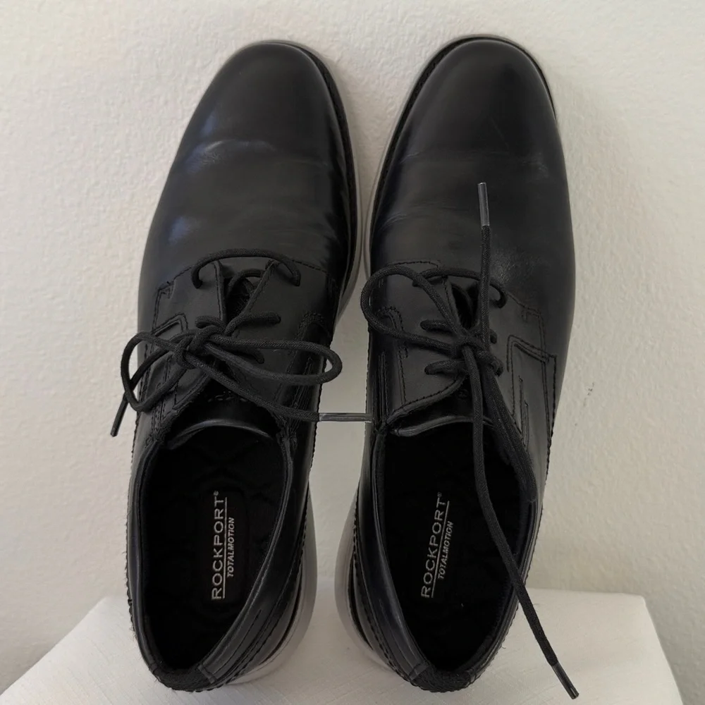 Rockport formal black contrasting