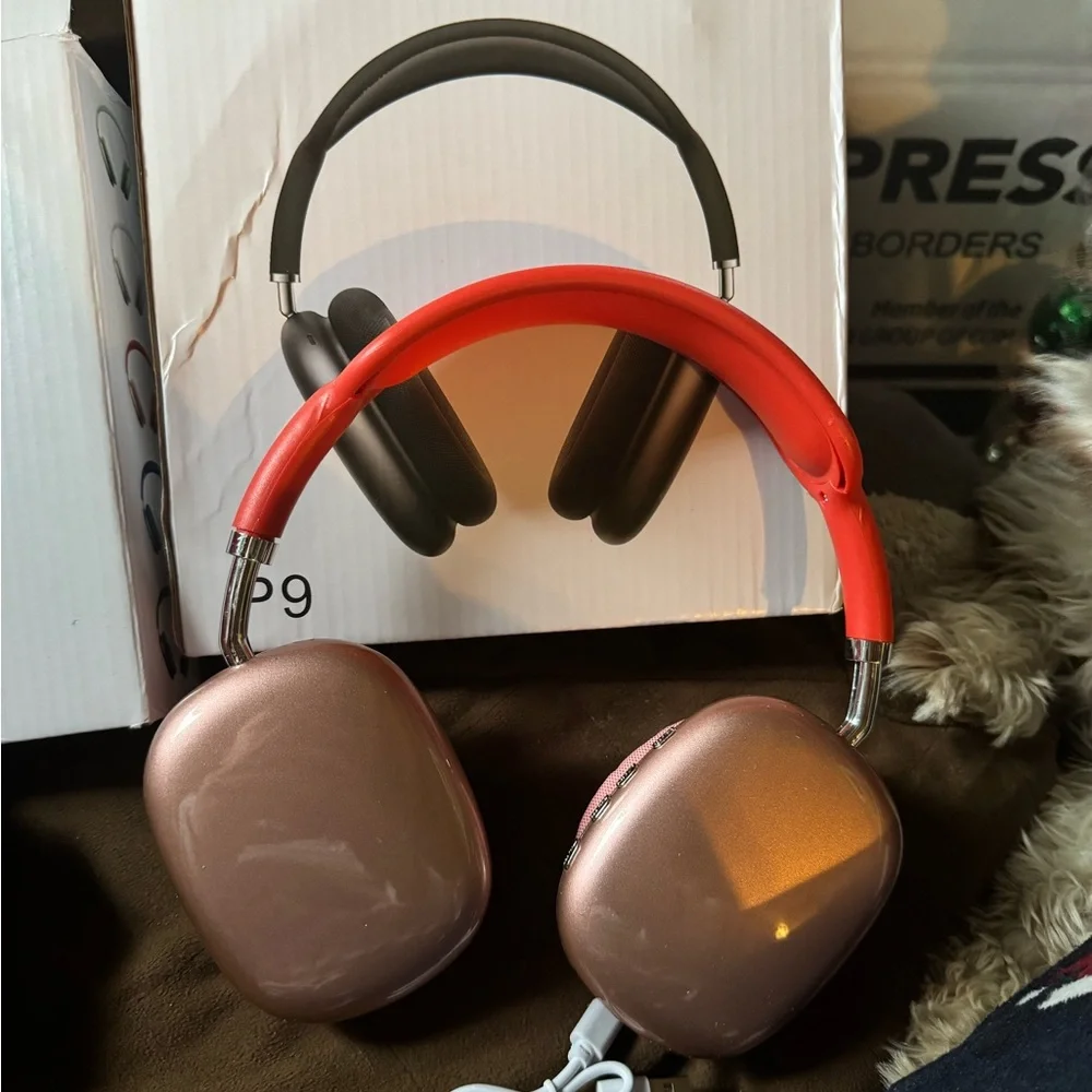 P9 Wireless Headphones - Black and pink