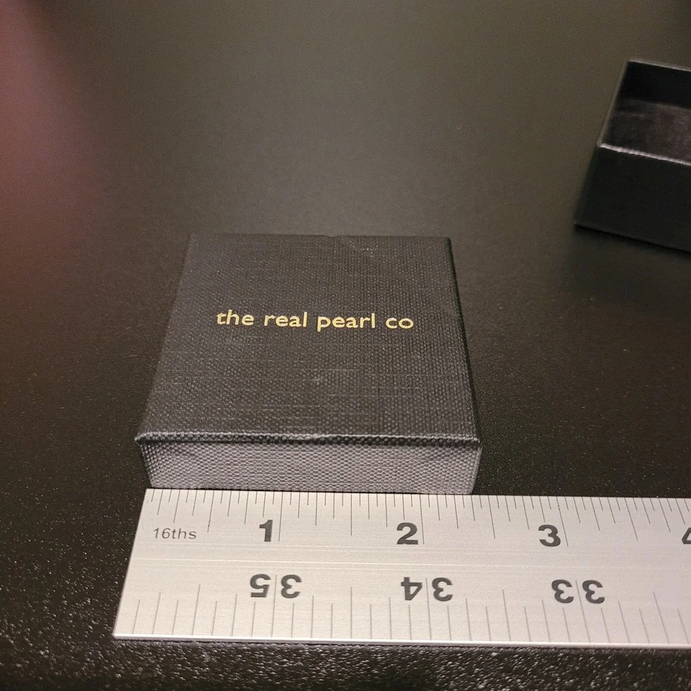 The Real Pearl Co. colors black