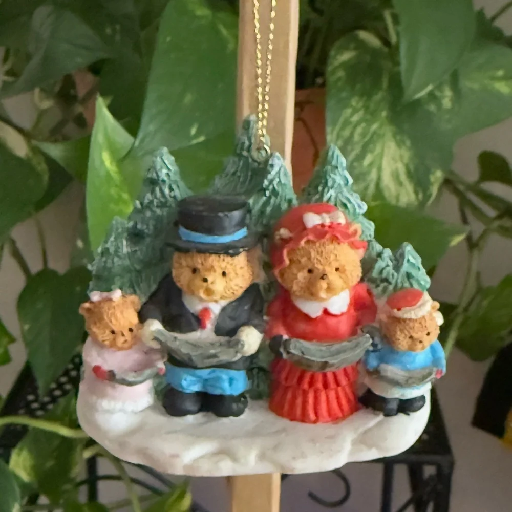 Vintage Silvestri Bear Family Carolers Ornament Resin 1980s Christmas Holiday