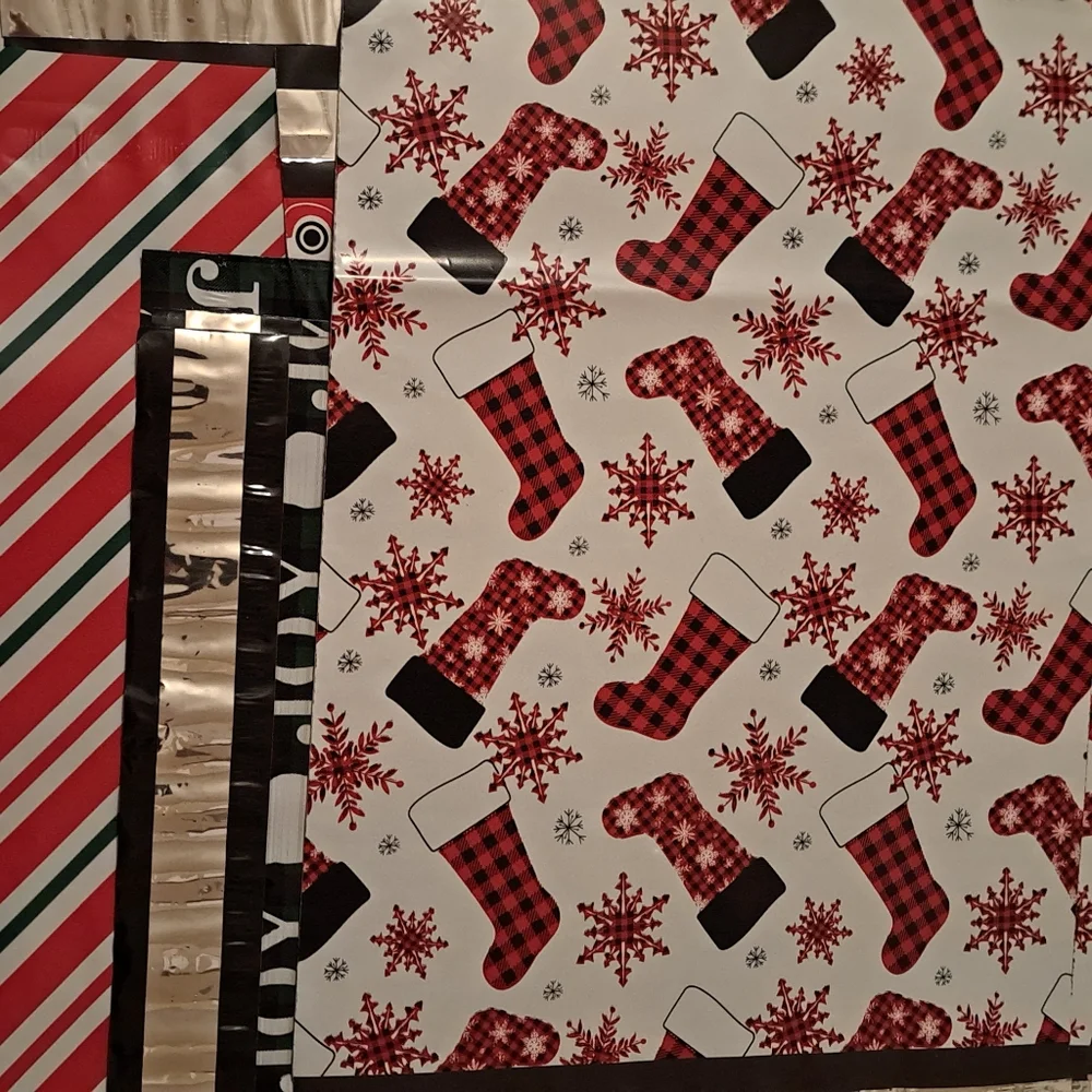 160 pc Christmas shipping bundle