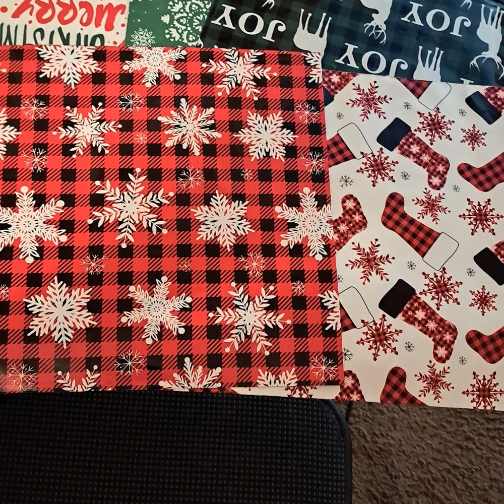 160 pc Christmas shipping bundle