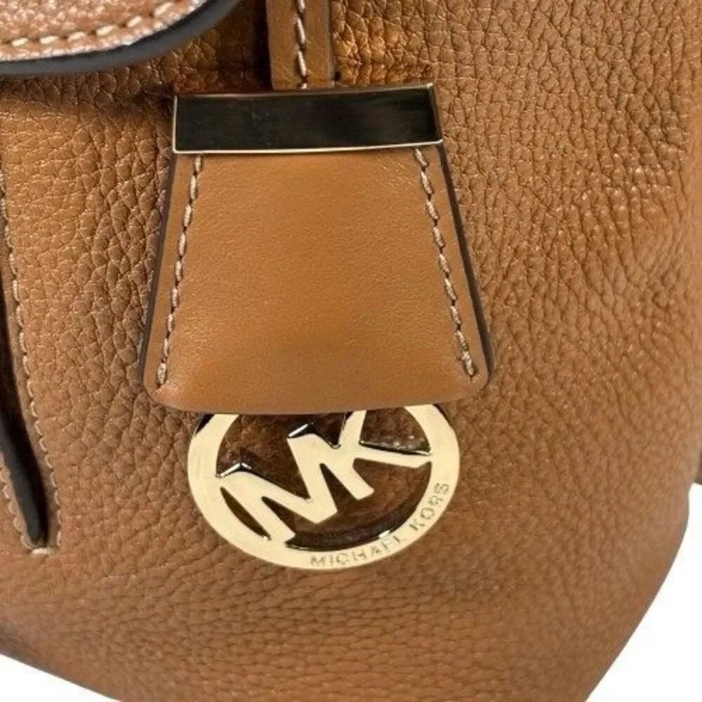 Michael Kors closure purchase measurements