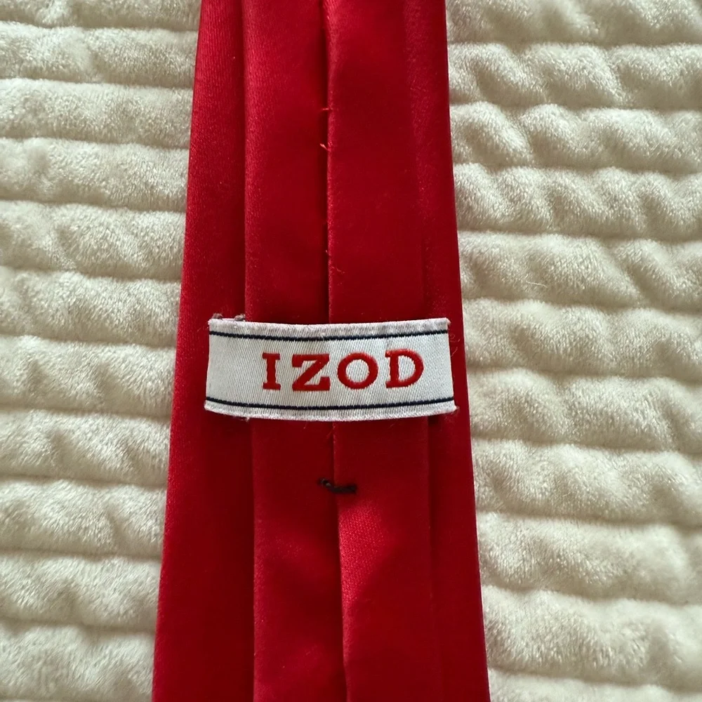 Izod bold red