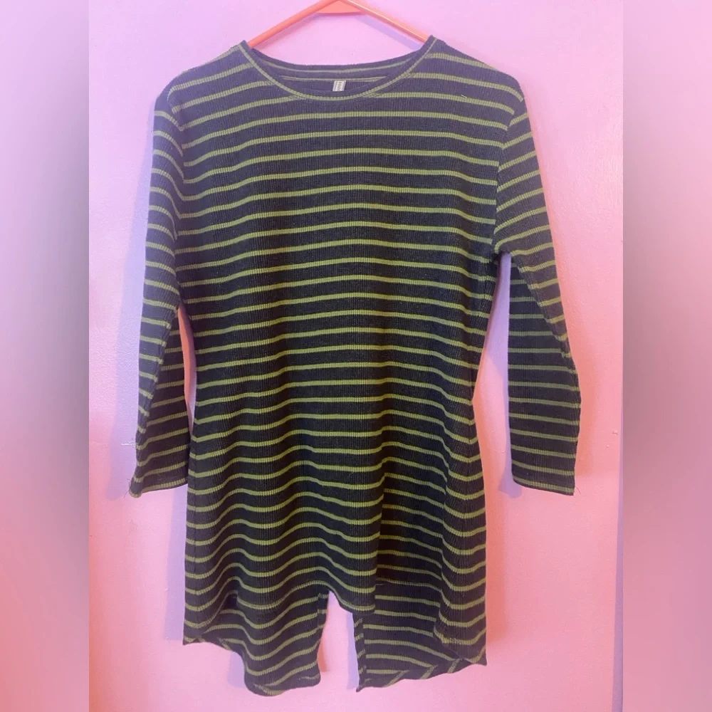 Striped Green and Black Long Sleeve Waffle Weave Top w Split Back