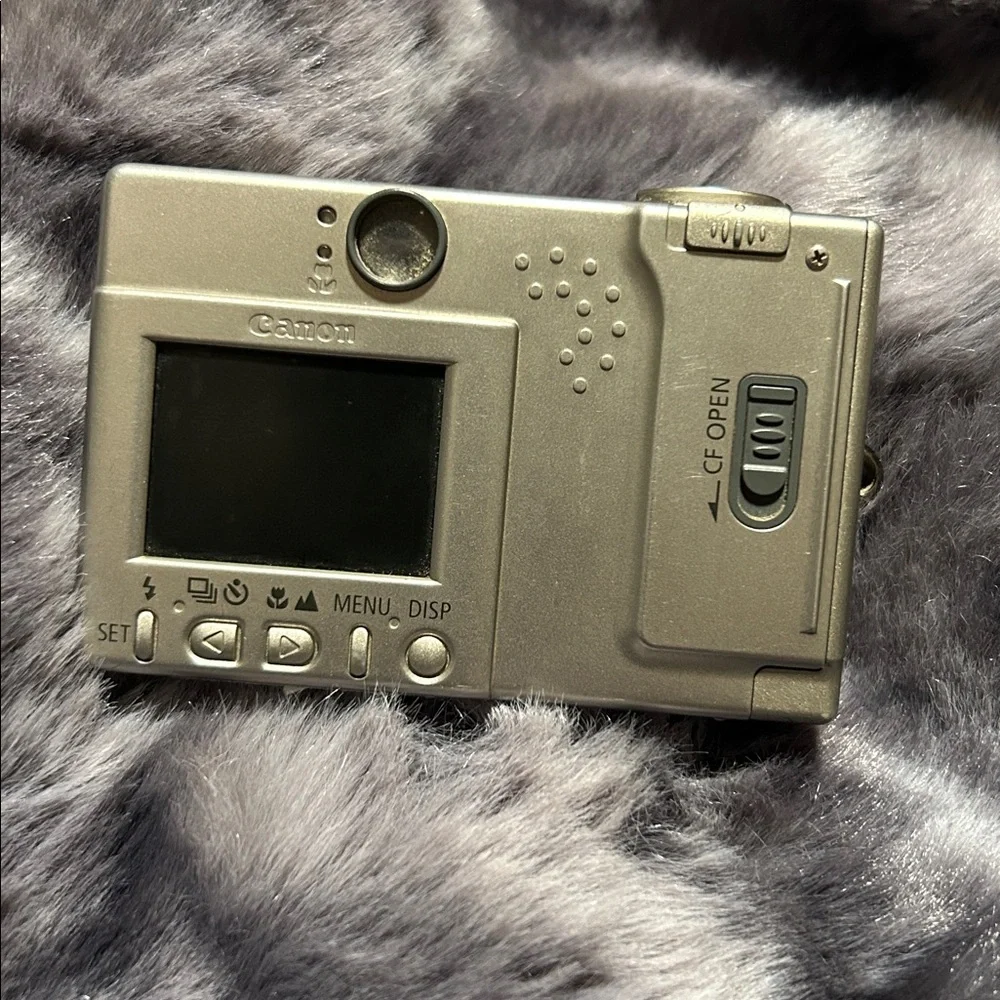 Canon PowerShot S110 in Metallic Silver