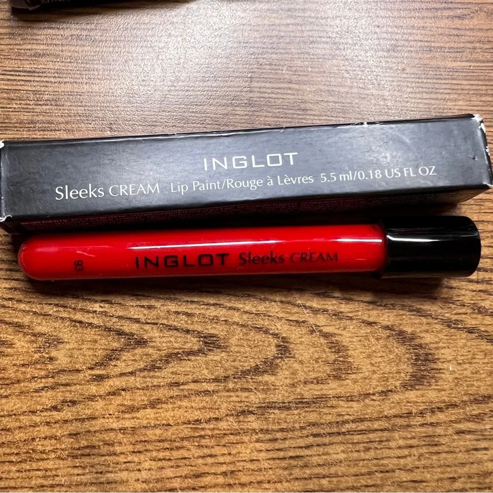INGLOT vibrant red